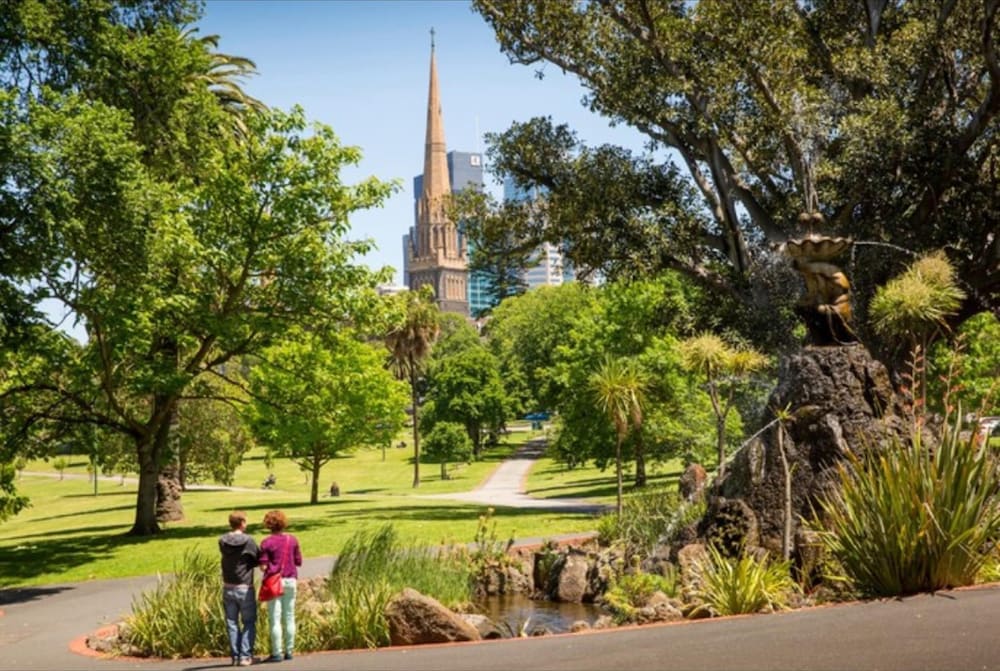 Melbourne CBD 1-bed With A/C Close to Theatres