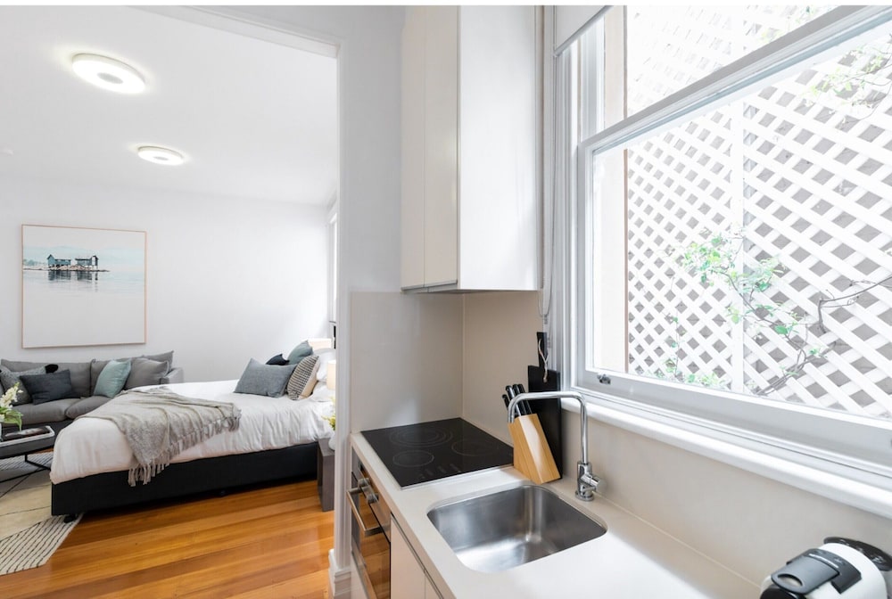 Renovated Studio in Bohemian Area Close to City