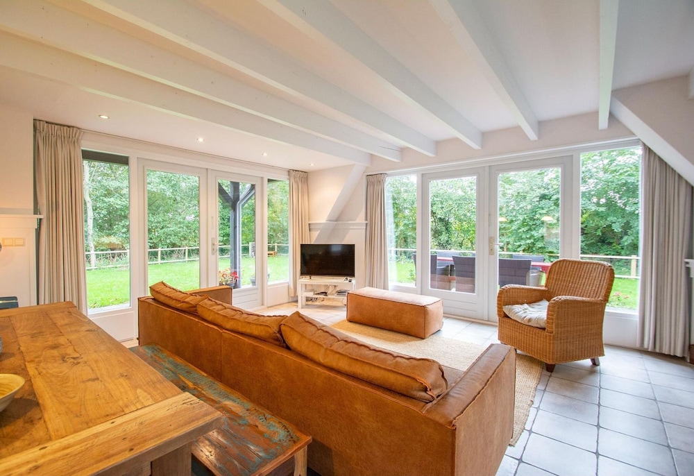 Luxurious & Stylishly Holiday Home view 4