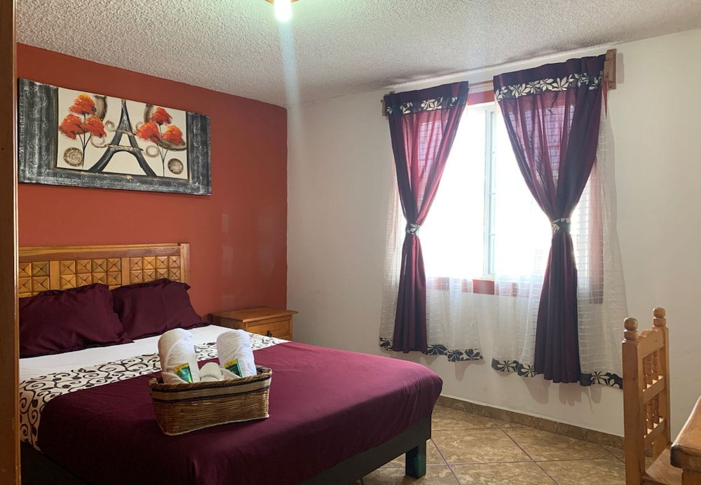 Hotel & Suites Cerro Rojo
