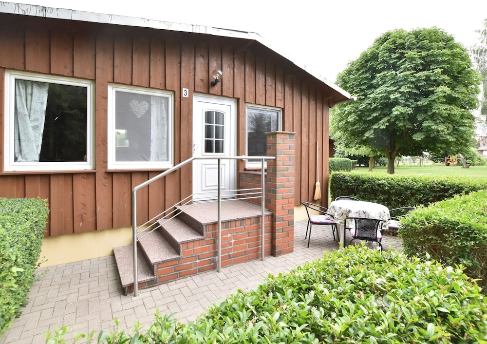 Quaint Bungalow with Garden near Insel Poel