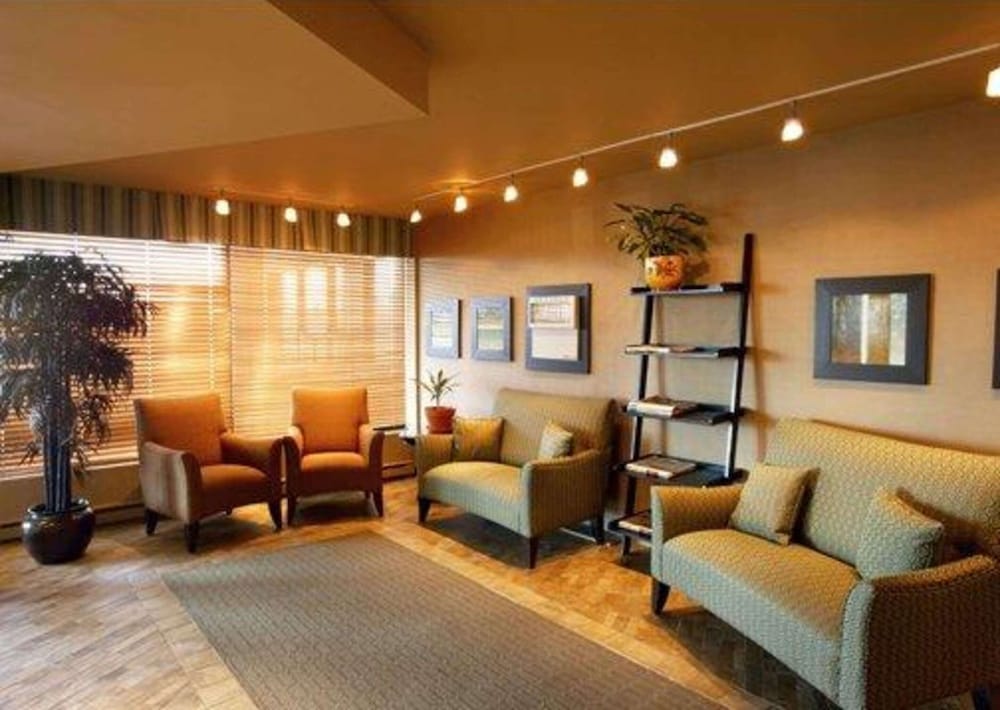 Montreal Vacations - Quality Inn  Suites P.E. Trudeau Airport - Property Image 3