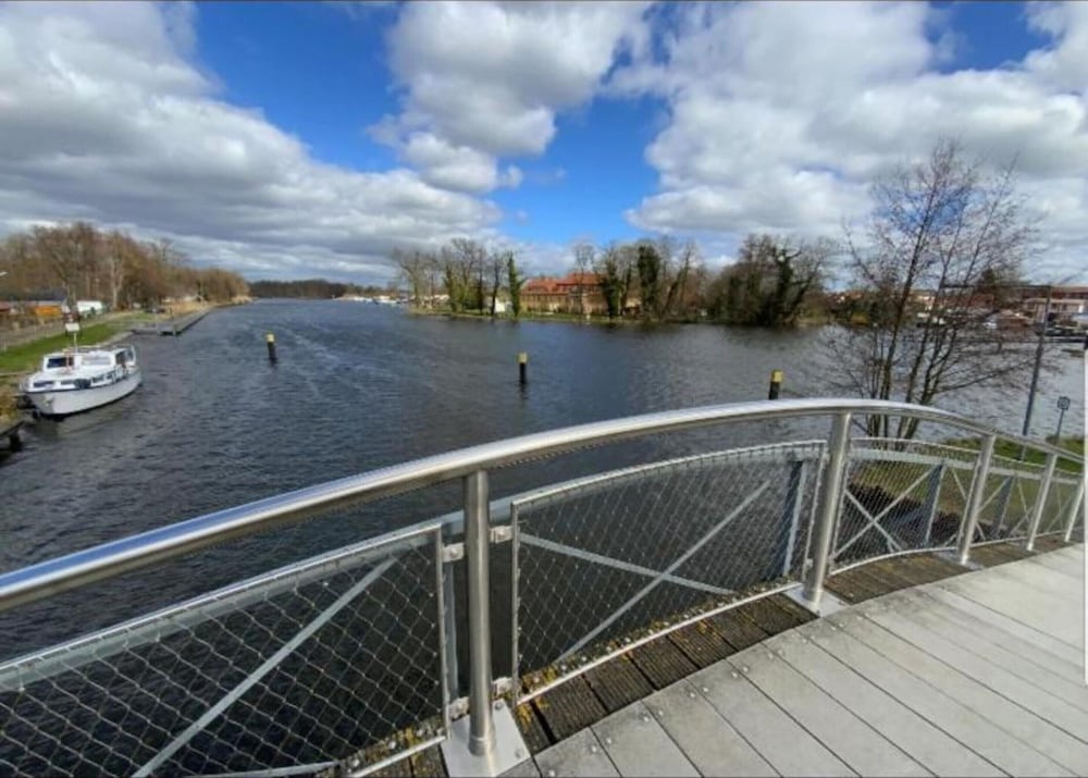 Hausboot am Prerauer Stich in Zehdenick