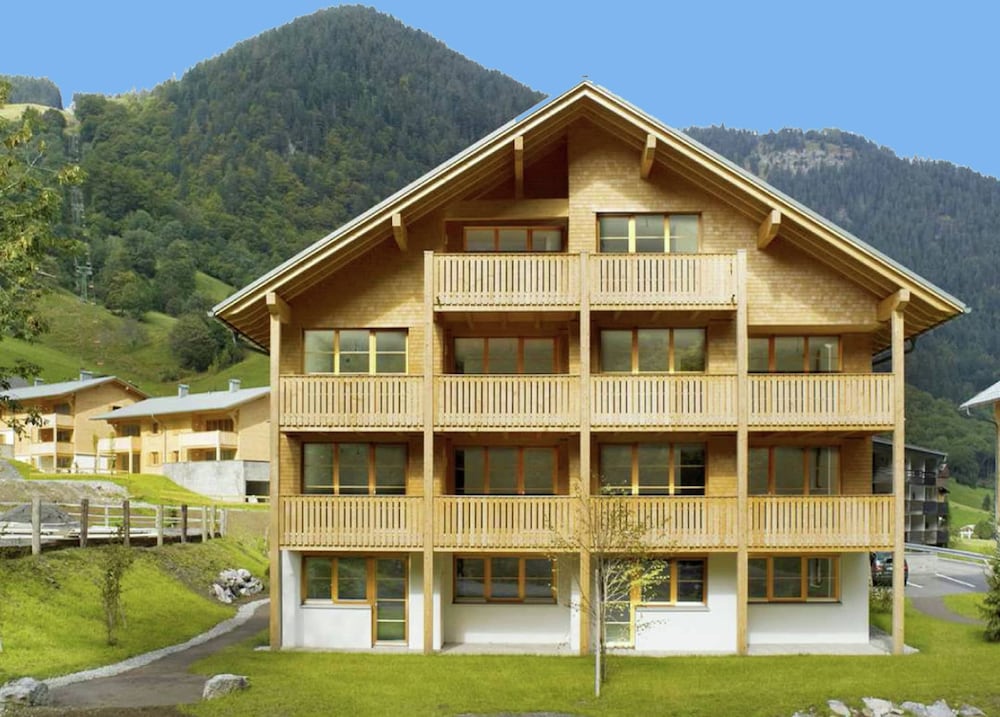 Vibrant Apartment near Ski Slopes in Brand
