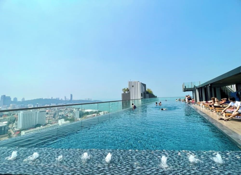 Sea View Pattaya Beach At The Base Central Pattaya view 4