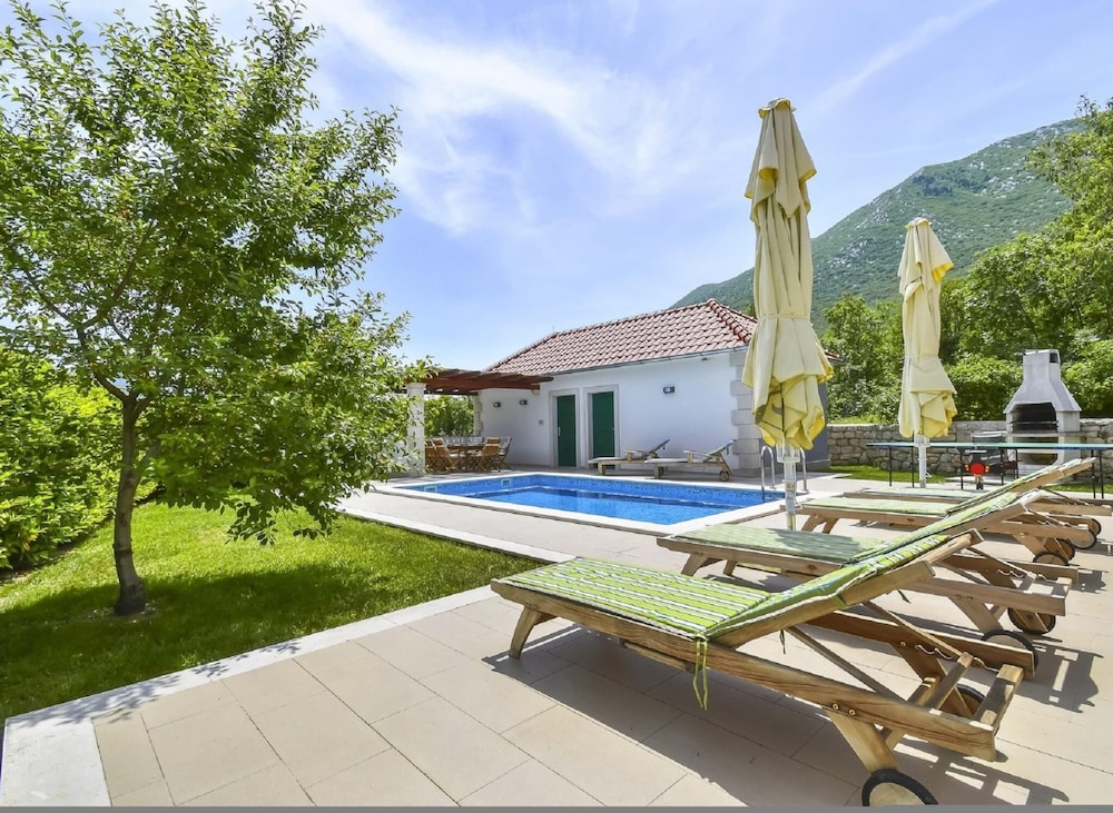 Villa in Croatia With Stunning Mountain Views view 5