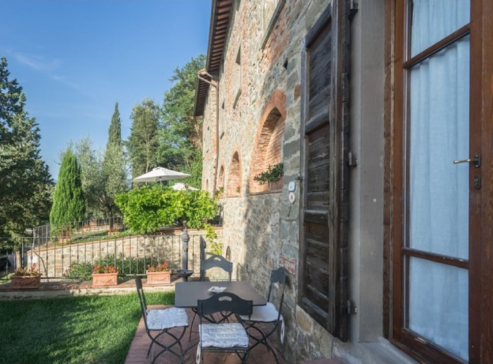 Apartment in Tuscany With Pool & Garden