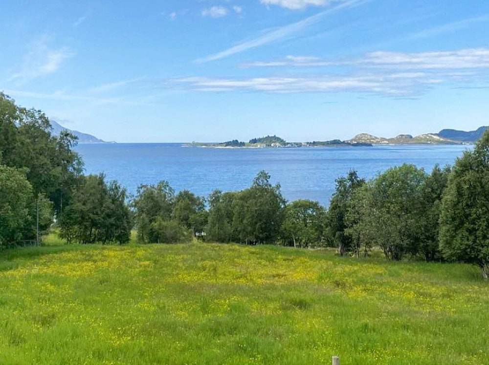 9 Person Holiday Home in Aram view 5