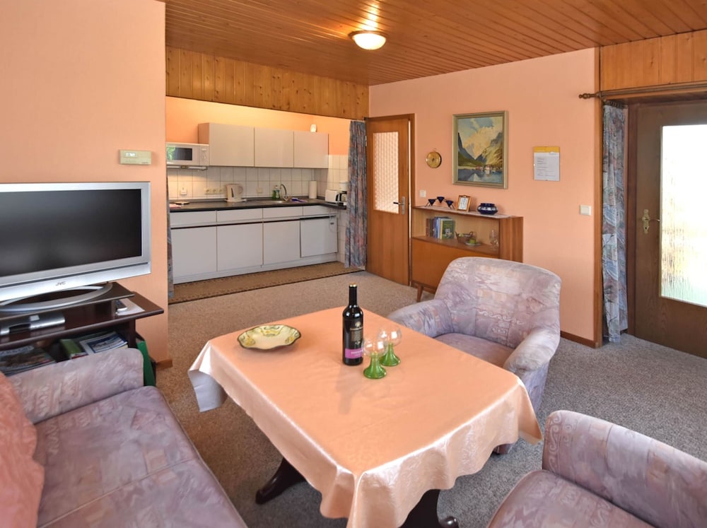 Cozy Holiday Home in Großbreitenbach near Schwarza Valley view 4