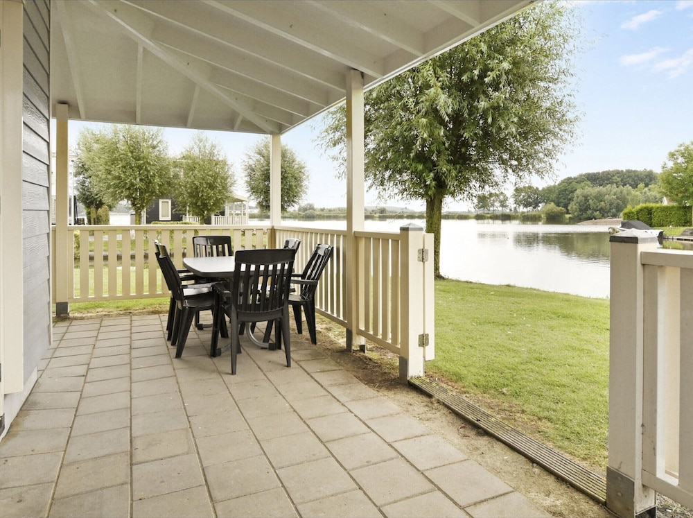 Bungalow in South Holland With Private Jetty