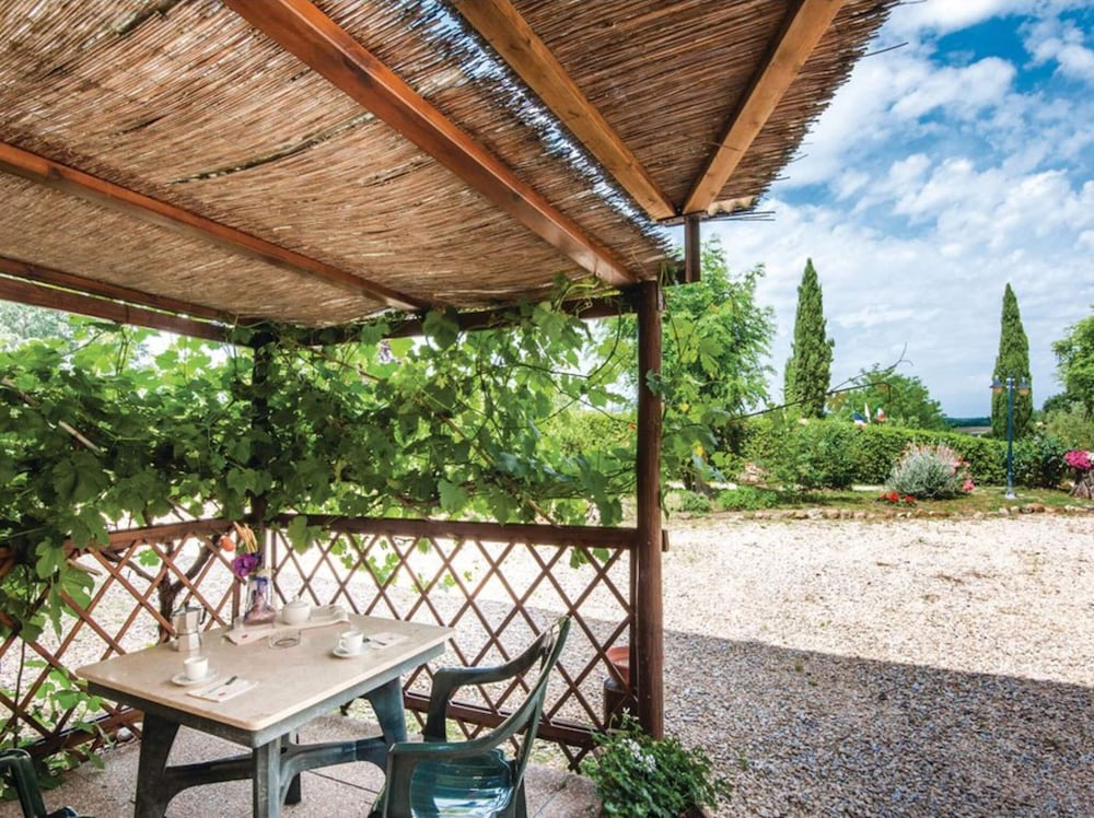 Scenic Apartment in Casole D'elsa With Pool photo 4