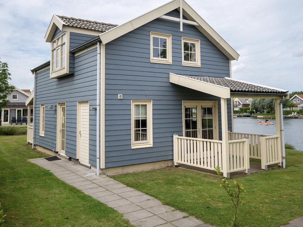 Inviting Holiday Home on the Water