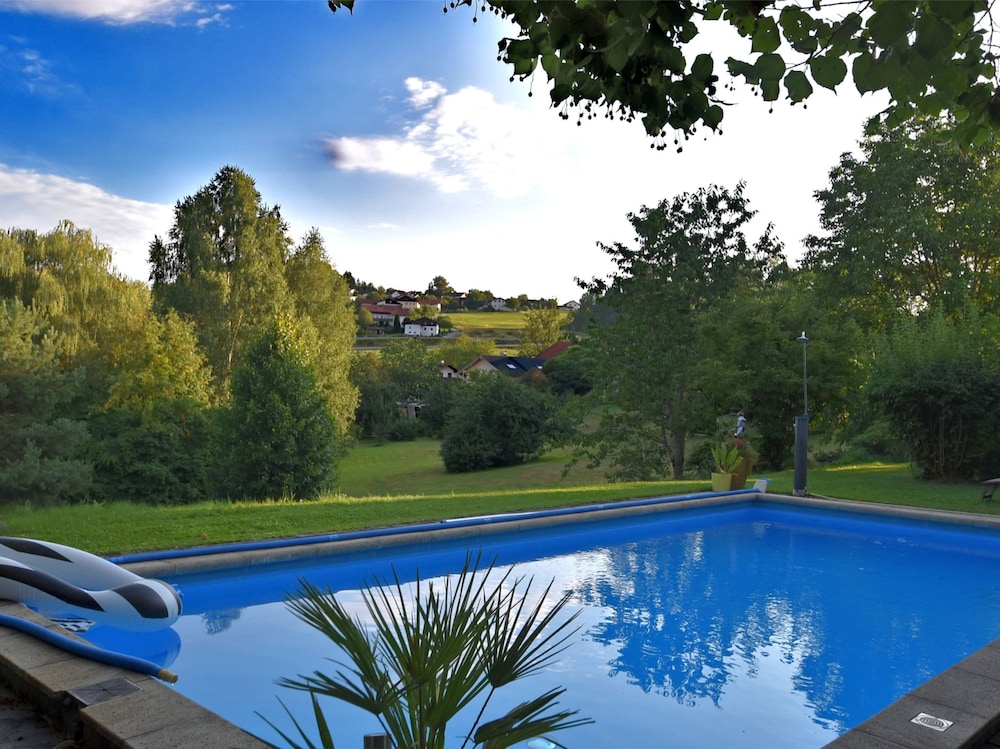 Tranquil Garden Apartment en Regen