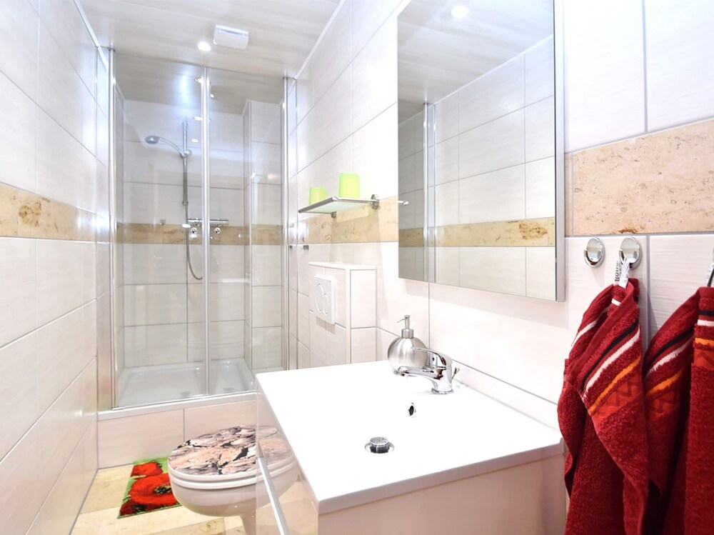 Roomy Apartment in Lichtenhain With Pond