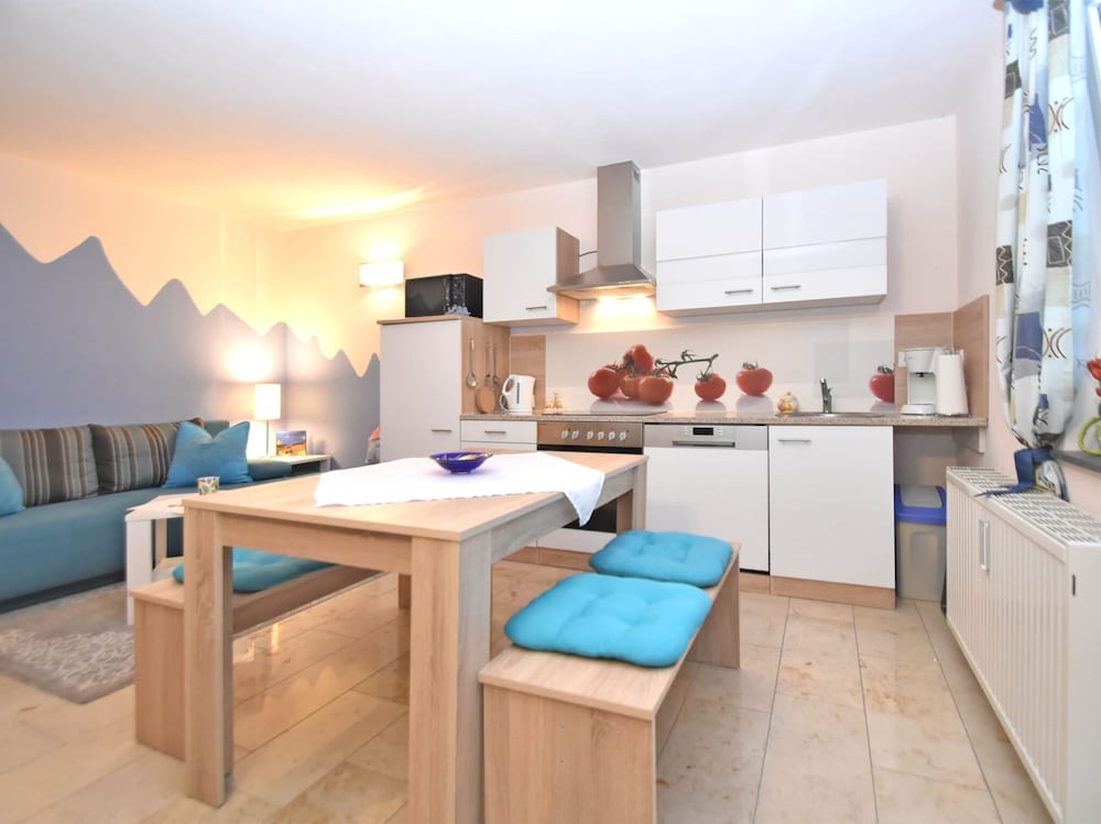 Roomy Apartment in Lichtenhain With Pond