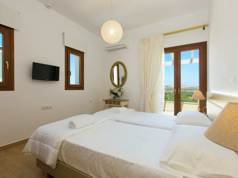 Villa in Achlades Crete With Private Pool view 2