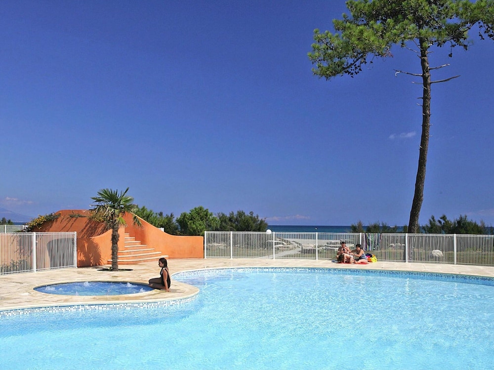 Apartment Near the Sea, Borgo-plage