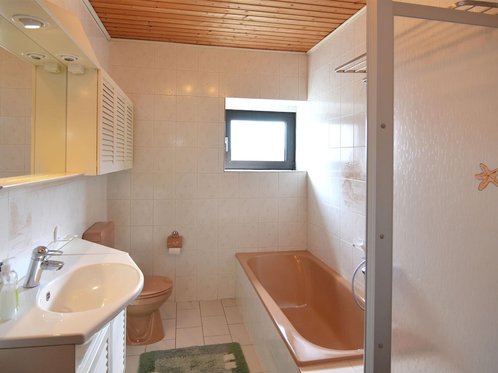 Flat With Private Pool in Sauerland view 4