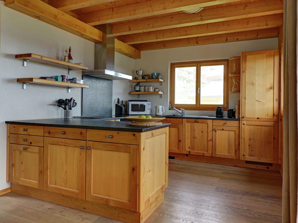 Modern Chalet with Hot Tub in Les Collons