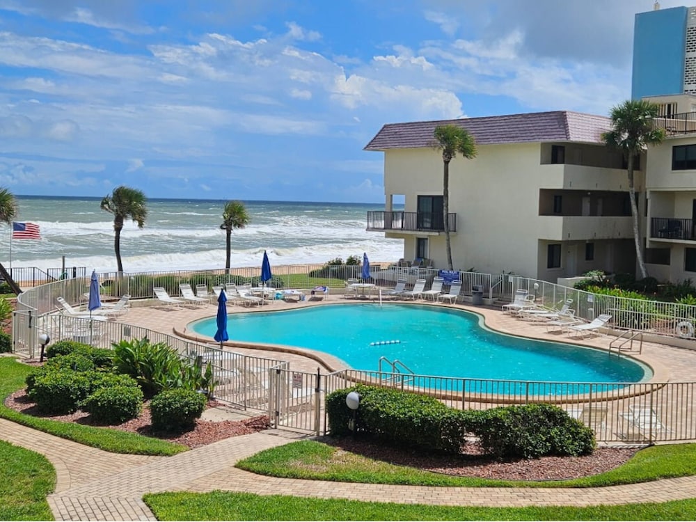 Barry Palm 202 by Distinctive Beach Rentals