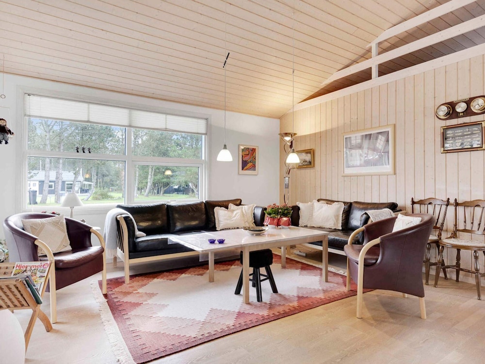 5 Star Holiday Home in Hals