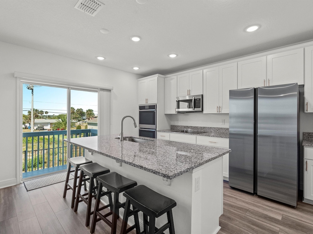 Turtle Paradisena by Distinctive Beach Rentals