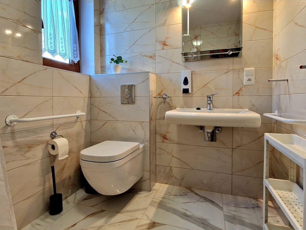 Holiday Home Wisniowa With Pool and Mountain Views