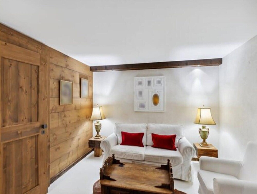 7-bedroom Chalet With Private Pool