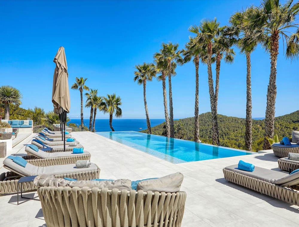 Exclusive Villa on White Isle