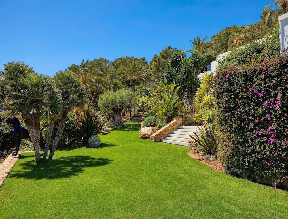 Exclusive Villa on White Isle