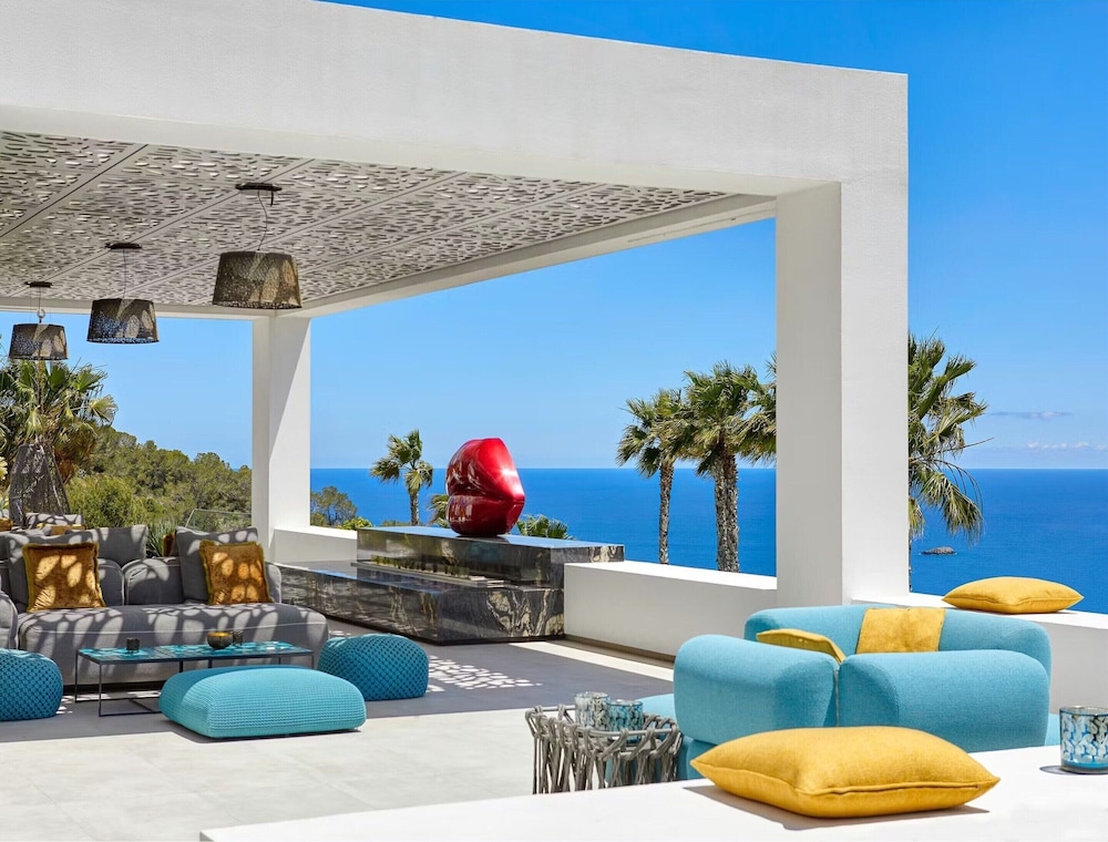 Exclusive Villa on White Isle