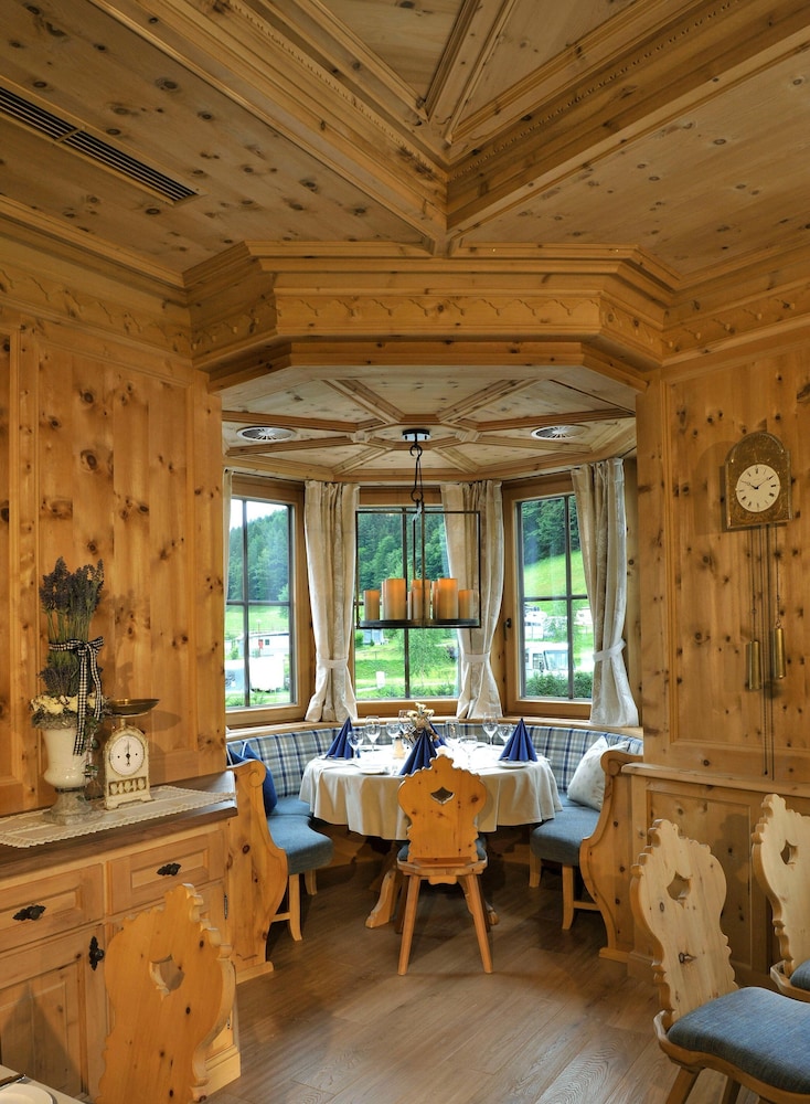 Chalet in Tyrol Near Ski Slopes & Sauna
