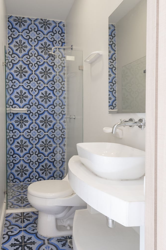 5ct-l 5 Bedroom House In Getsemani De Cartagena With Jacuzzi