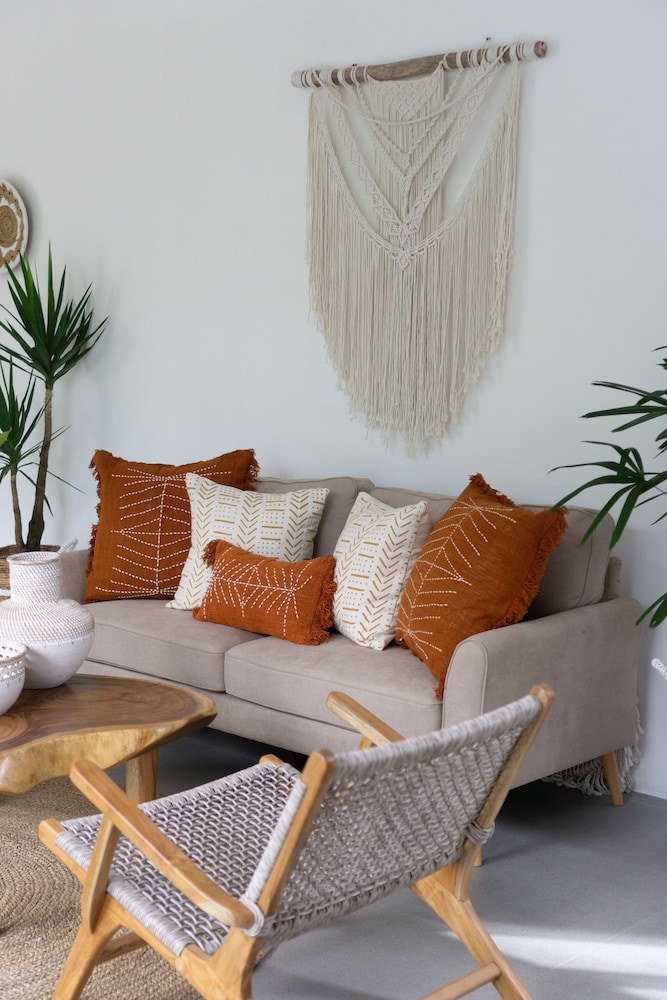 Beautiful Boho-chic 4br Tropical Villa in Pererenan Canggu