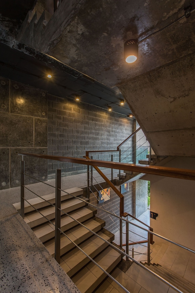 Emerald 215 - Studio With Balcony and Shared Pool
