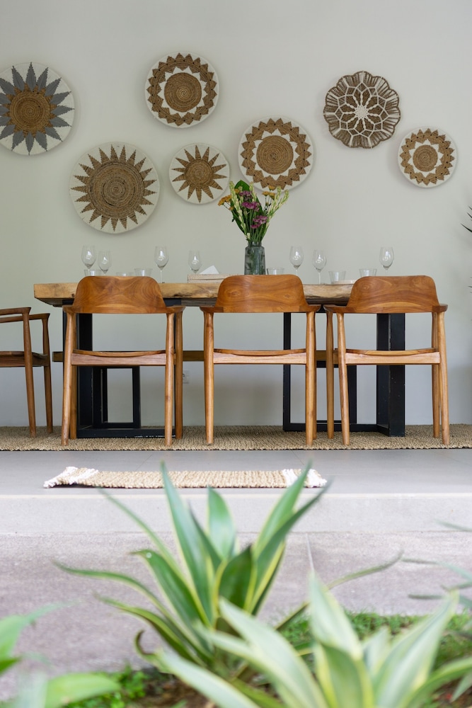 Beautiful Boho-chic 4br Tropical Villa in Pererenan Canggu