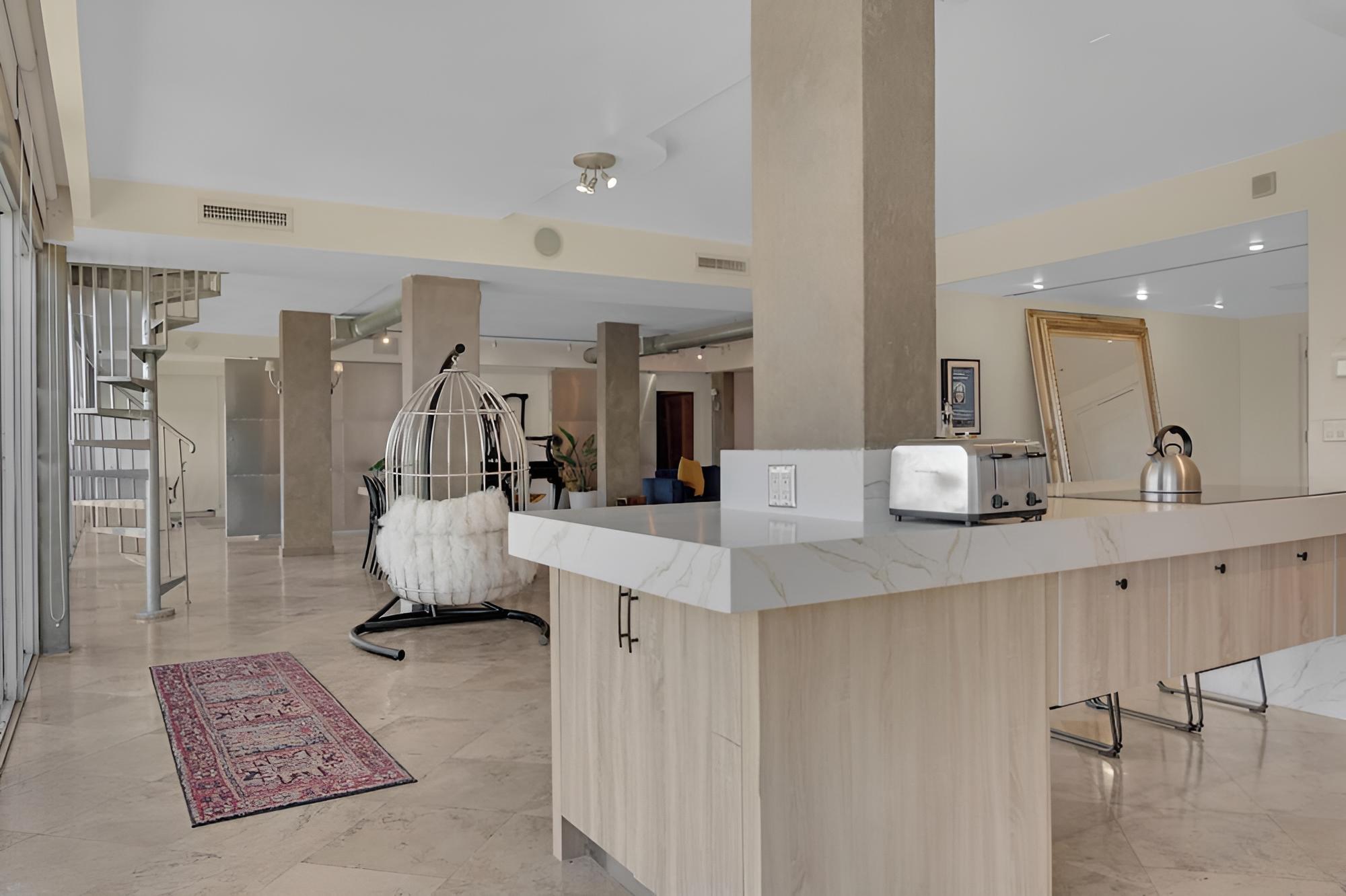 Roami at Biscayne Penthouse