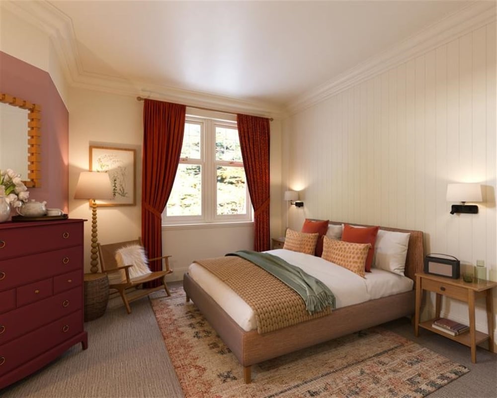 Pine Trees Hotel 6