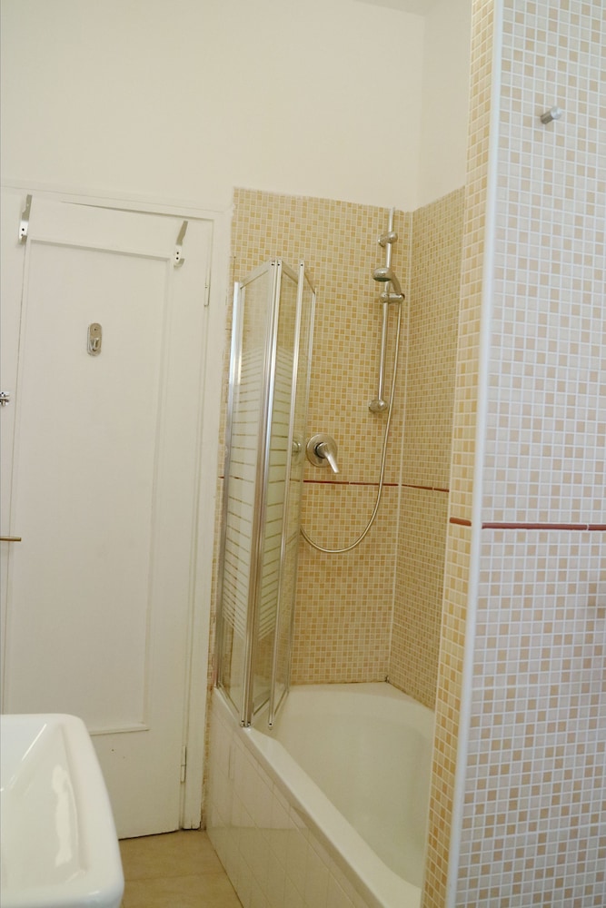 Kamchu Apartments Room With Balcony Viale Libia