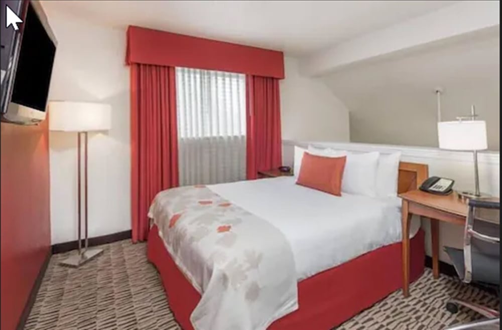 Value Suites Extended Stay - St Louis view 4