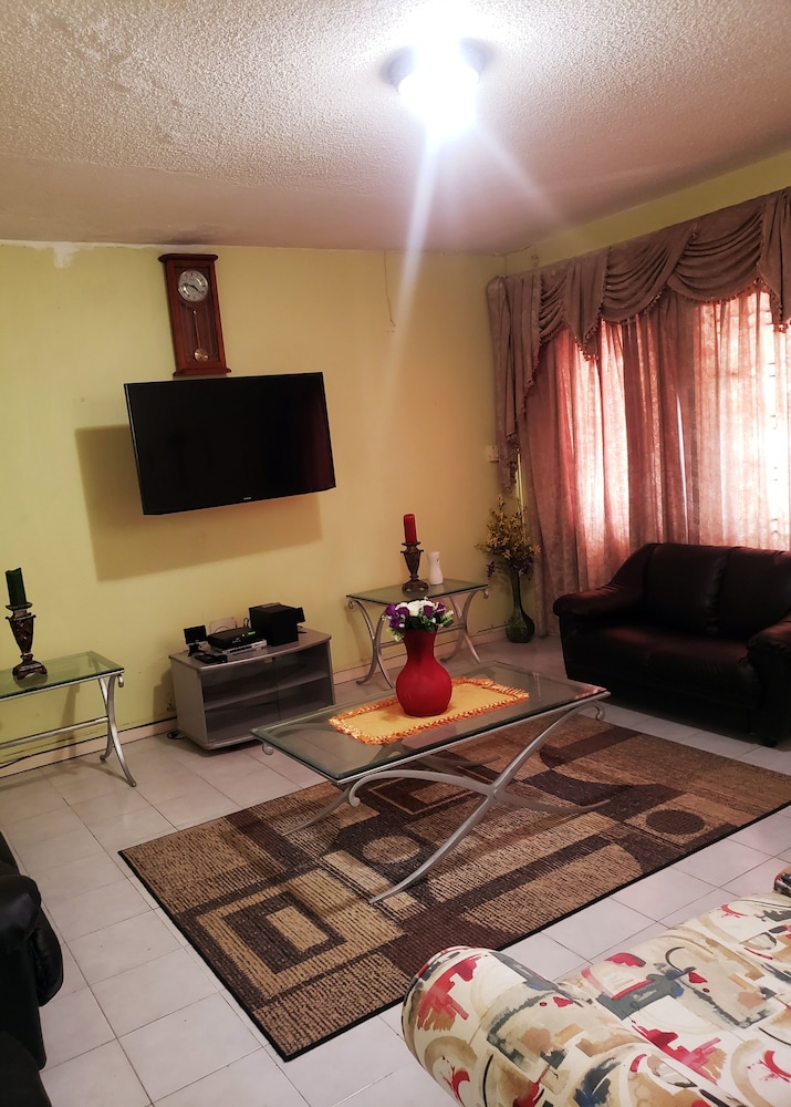 Rush Bond Villa