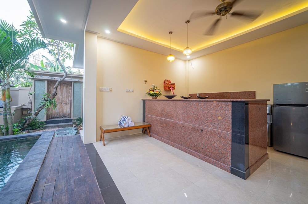 Bulan Adi Villa By Reccoma