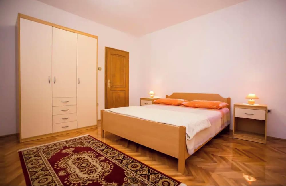 Apartments Folo