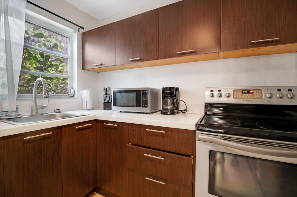 Roami at Edgewater Bungalows