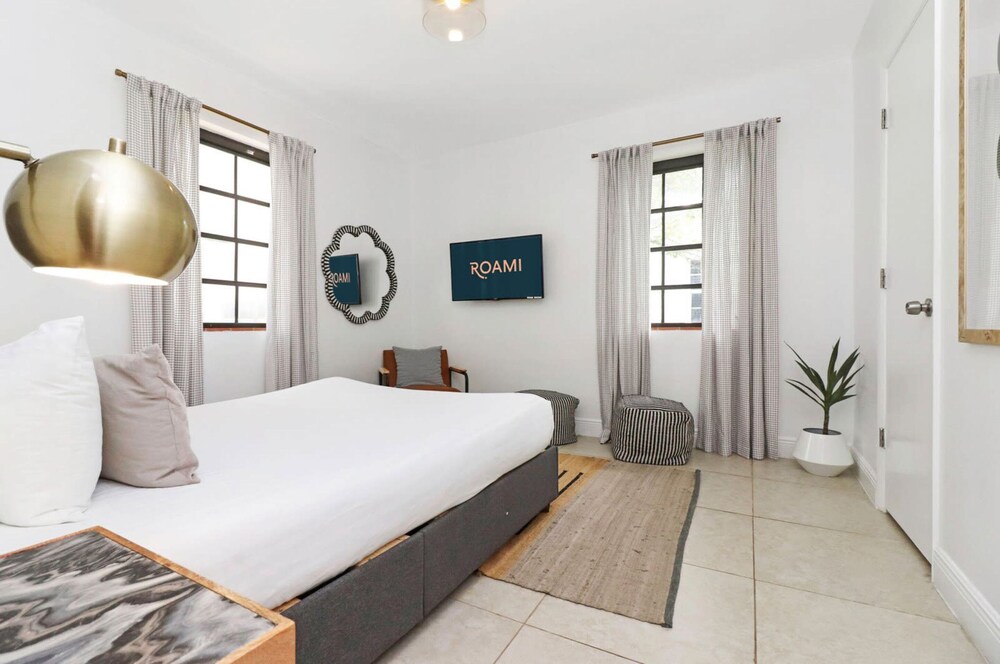 Roami at Edgewater Bungalows