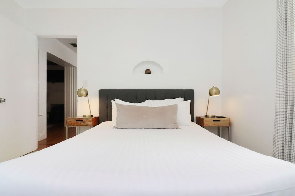 Roami at Edgewater Bungalows