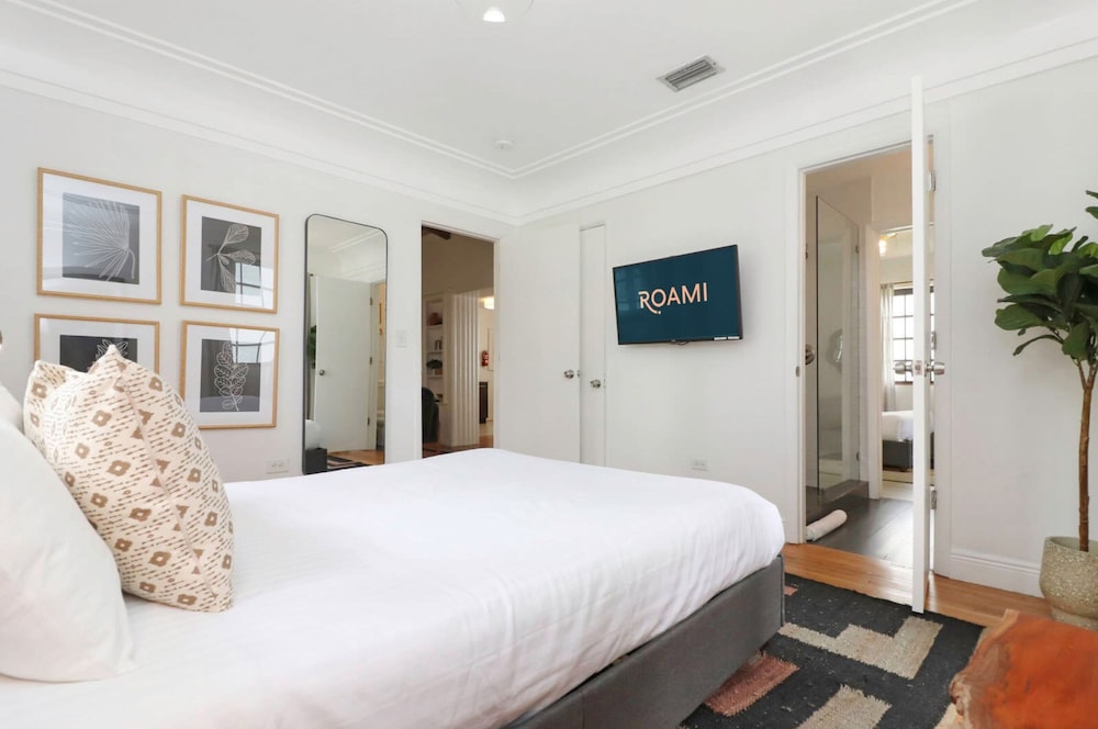 Roami at Edgewater Bungalows