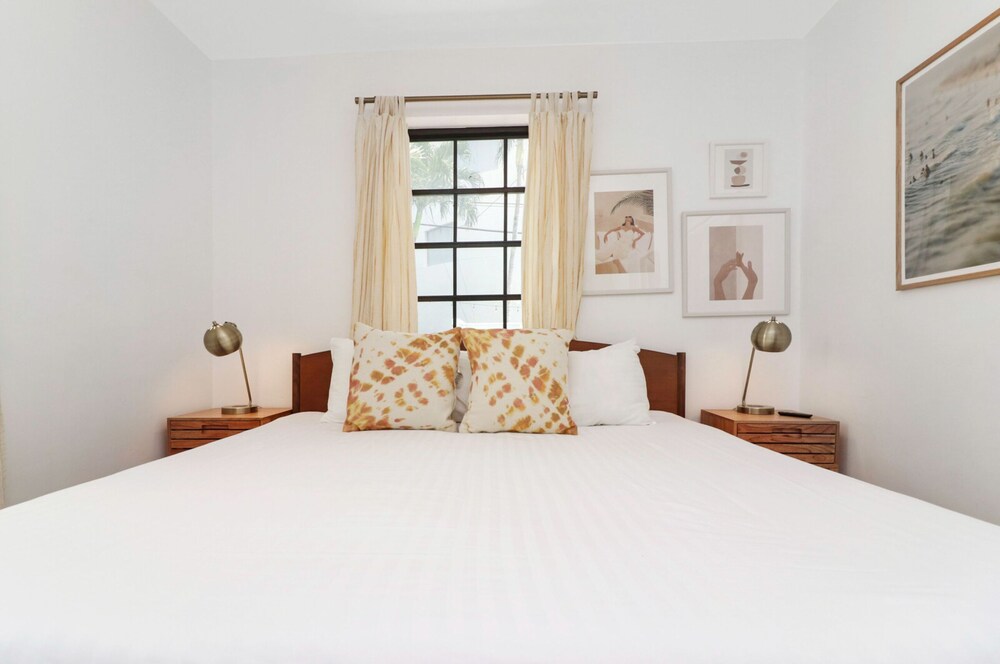 Roami at Edgewater Bungalows