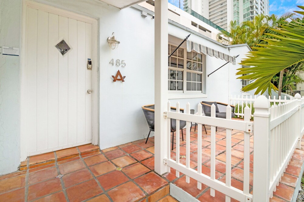 Roami at Edgewater Bungalows