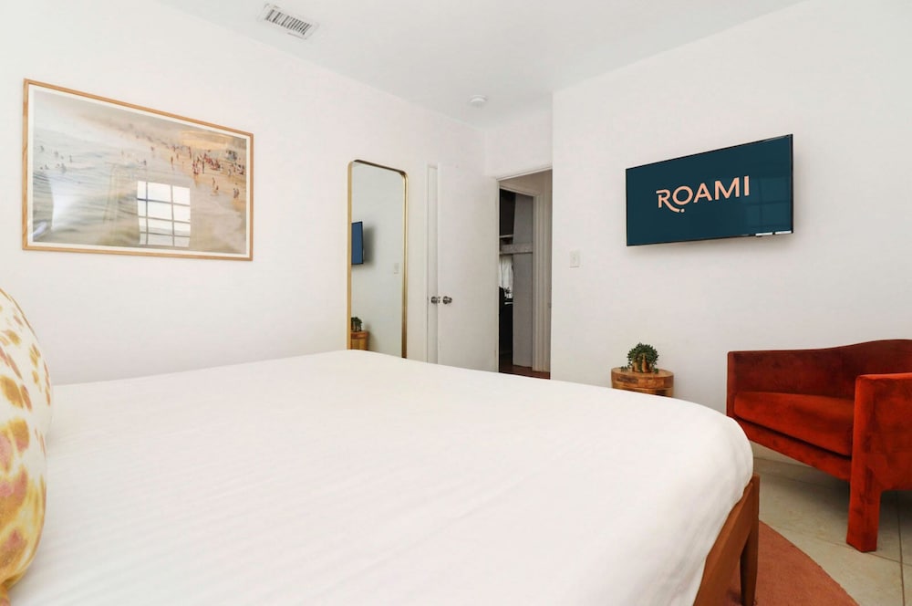 Roami at Edgewater Bungalows